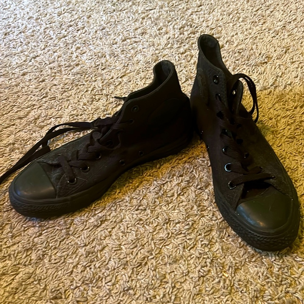 Black high top converse